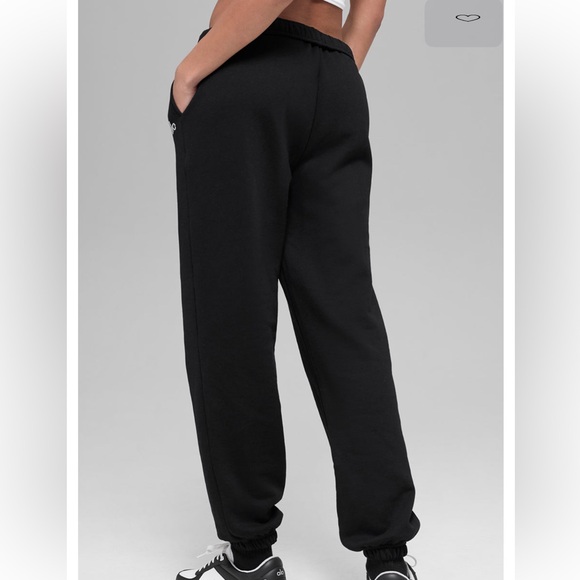 EUC alo yoga accolade sweatpant in black size M - Picture 2 of 6